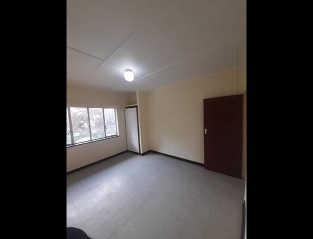 2 BEDROOM APARTMENT FOR SALE IN SASOLBURG EXT 3